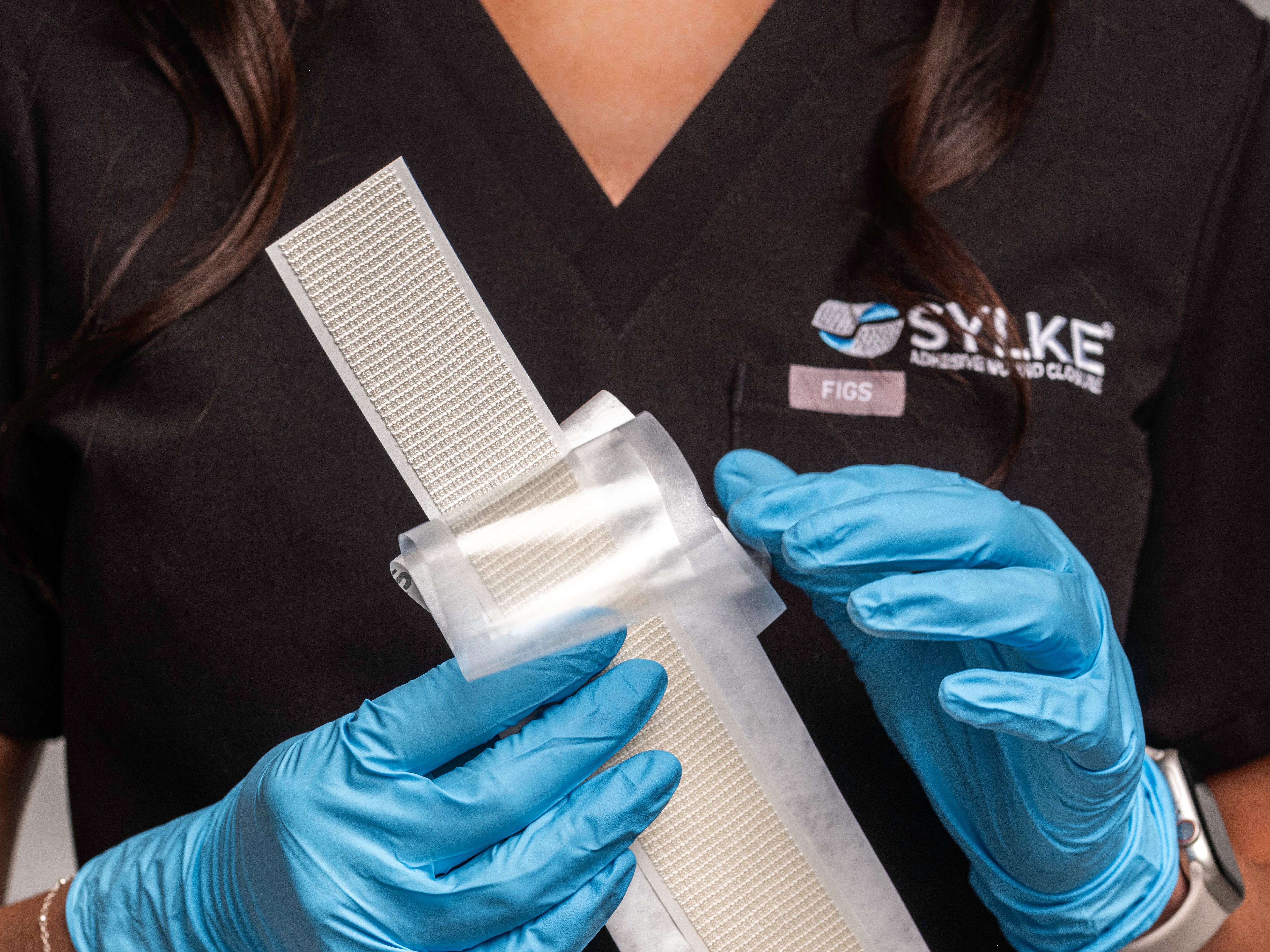 SYLKE applied to surgical incision showing tension offloading