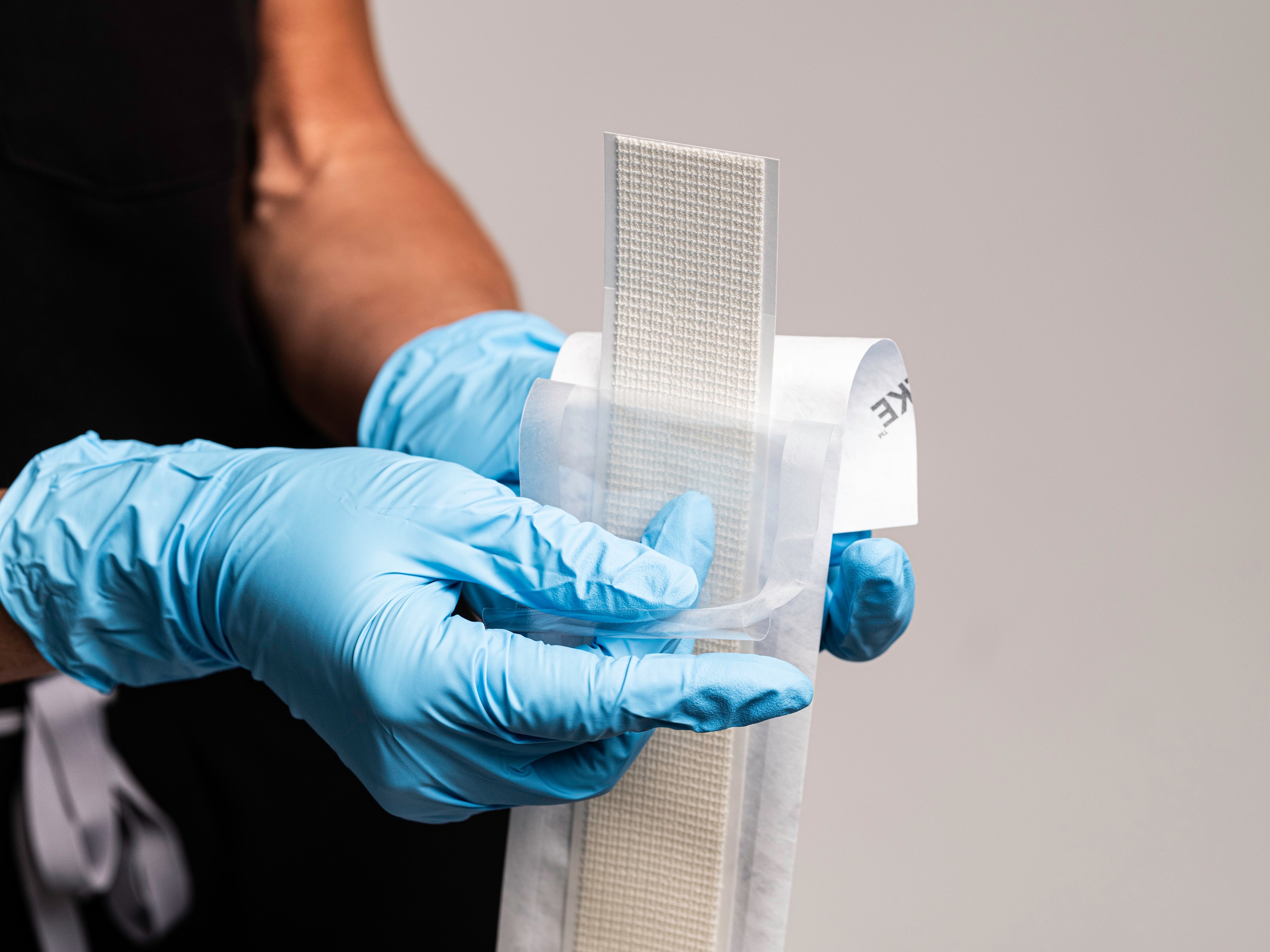 SYLKE applied to minor laceration with clean wound edges